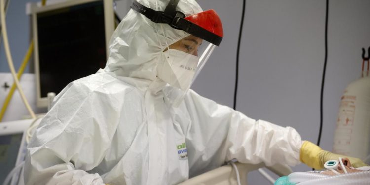 Covid Campania, oggi 1.947 contagi e 42 morti: bollettino 26 marzo