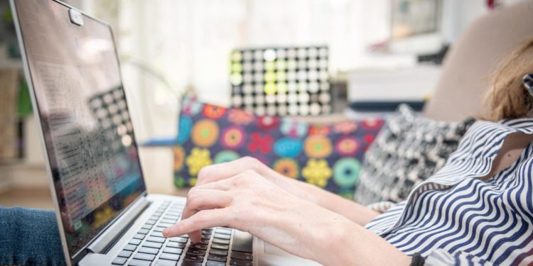 Fiom, a Milano smartworker Ict a rischio esaurimento con più carichi lavoro