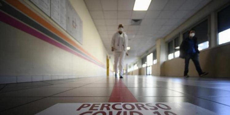 Covid Italia, Rt a 1.16. Allarme terapie intensive in 13 regioni