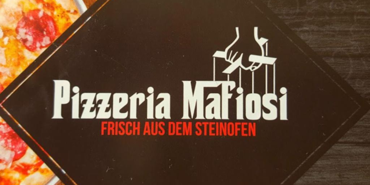 A Colonia la ‘Pizza Riina’, scoppia la polemica