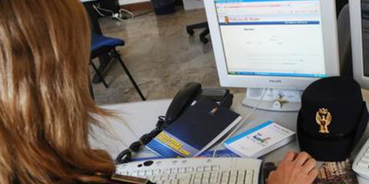 Pedopornografia via social , sequestrati migliaia di video e immagini: 3 arresti