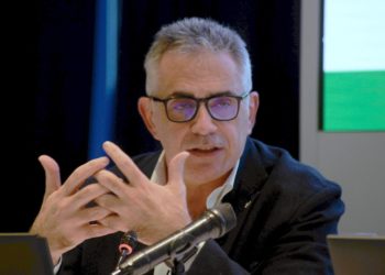 Pregliasco: “Medici no vax come imboscati in guerra”