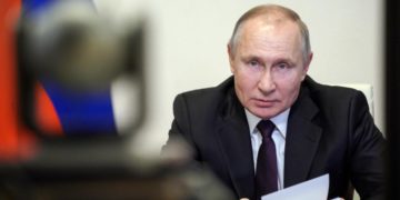 Covid, Putin: “Solo dolore muscolare dopo vaccino”