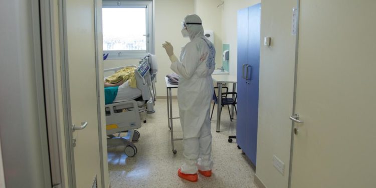 Covid Campania, 2.449 contagi e 29 morti: bollettino 14 marzo