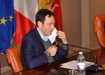 Covid Sicilia, assessore intercettato: “Spalmiamo un po’ i morti”