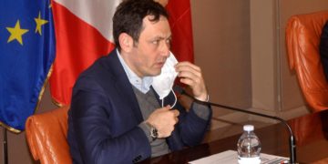 Covid Sicilia, assessore intercettato: “Spalmiamo un po’ i morti”