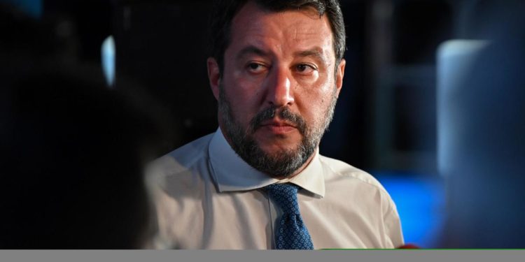 Migranti, Salvini vs Rackete: “Irriducibile signora Carola”