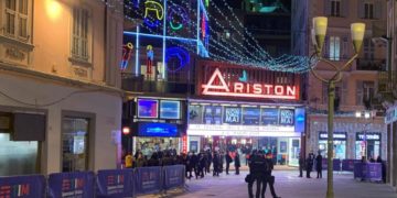 Sanremo 2021, calo ascolti: italiani in lockdown a letto presto