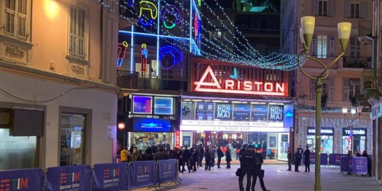 Sanremo 2021, calo ascolti: italiani in lockdown a letto presto