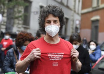 Sardine al Pd: “Togliete testa dalla sabbia”