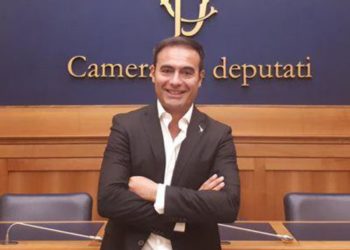 Sottosegretario Sasso: “costretti a ricorrere a dad perché scuole non sono luoghi sicuri”