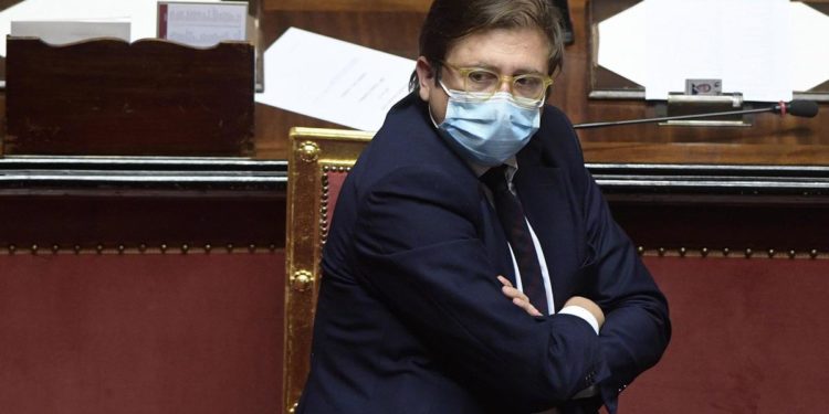 Vaccini Lombardia, Sileri: “Piattaforma non ha funzionato? Non è possibile”