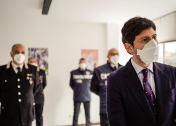 Speranza: “Campagna vaccinazioni è la priorità del Paese”