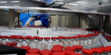 Vaccino Sputnik, Rasi: “Fare in fretta? Lasciate in pace l’Ema”