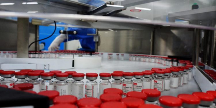 Vaccino Sputnik, Rasi: “Fare in fretta? Lasciate in pace l’Ema”