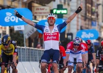 Milano-Sanremo 2021, Stuyven vince in volata