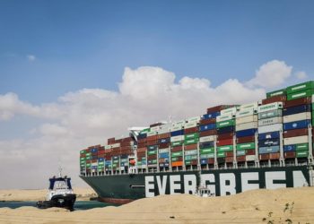 Nave incagliata, canale Suez verso sblocco: ultime notizie