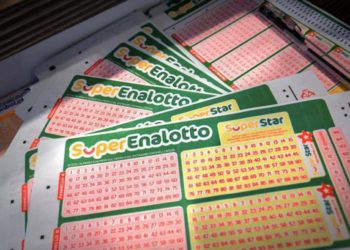 SuperEnalotto, centrati nove 5