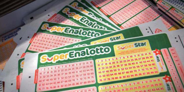 SuperEnalotto, centrato ‘5+1’ da oltre 600mila euro