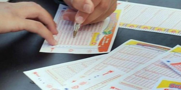 SuperEnalotto, centrati sette ‘5’