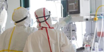 Covid Italia, “1 Regione su 2 oltre soglia critica terapie intensive e ricoveri”