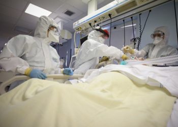 Covid Italia, in 12 regioni terapie intensive sopra soglia critica