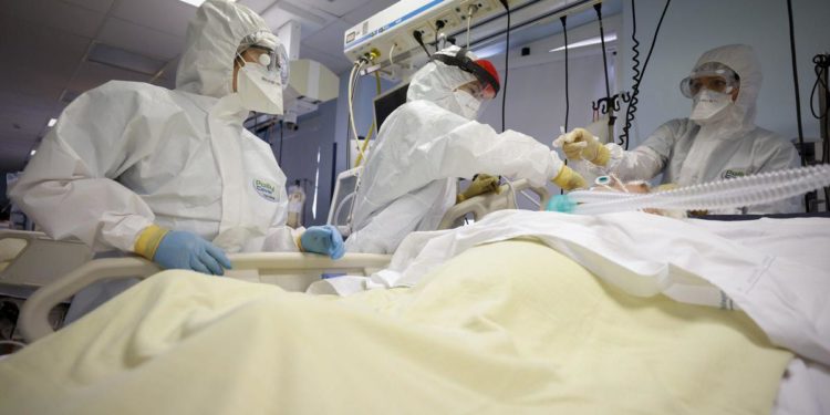 Covid Lazio, oggi 1.836 contagi e 14 morti. A Roma 900 casi