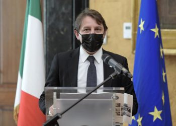 Tridico: “Reddito cittadinanza a immigrati”. Polemiche