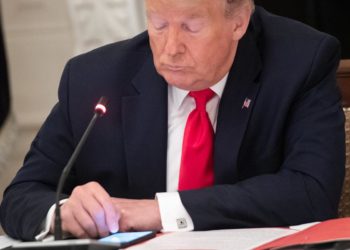 Assalto al Congresso, Trump denunciato da due agenti