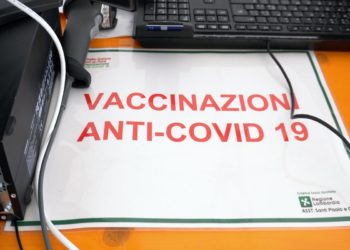 Vaccini covid fuori regione, dosi anche a chi ha il domicilio