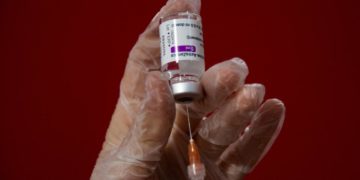 Vaccino AstraZeneca, Spagna riparte la settimana prossima