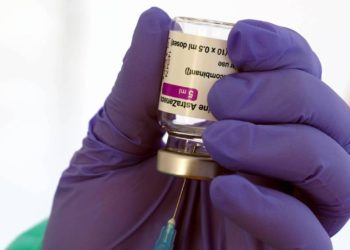 AstraZeneca, Garattini: “Alimentata sfiducia qualunque cosa dirà l’Ema”