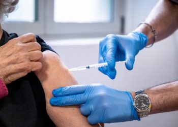 Vaccino Covid Italia, ad oggi oltre 8 mln di dosi somministrate