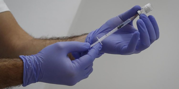 Covid Campania, parte ‘passaporto vaccinale’: già consegnate 170mila card