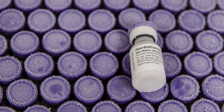 Vaccini Pfizer, Astrazeneca e Moderna: le dosi in arrivo in Italia