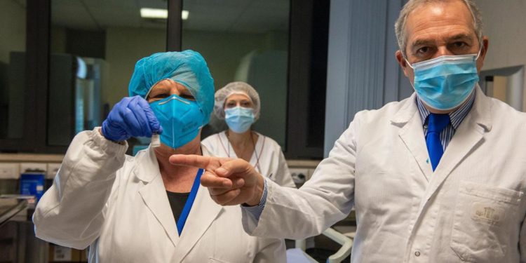 Vaccino Sputnik in Italia, Vaia: “Test anche per richiami misti”