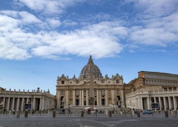 Vaticano: “No a benedizione unioni omosessuali”