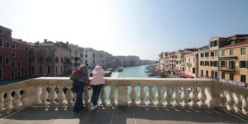 Veneto zona rossa, 1.932 nuovi contagi e 29 morti: bollettino