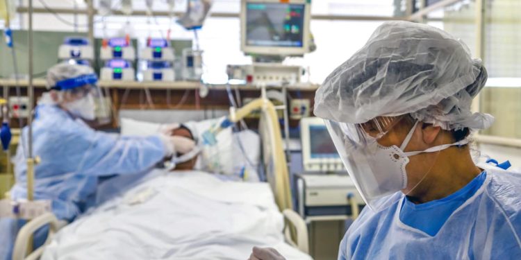 Covid Brasile, nuovo record di morti: oltre 2.800 in un giorno