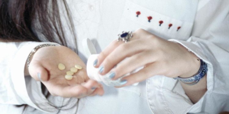 Covid e vitamina D, con carenza rischio malattia più grave: lo studio