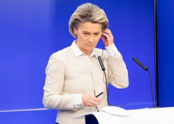 AstraZeneca, von der Leyen: “Rispetti contratto prima di esportare”