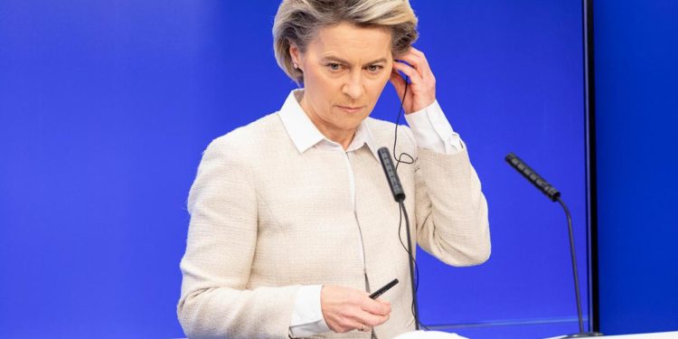 AstraZeneca, von der Leyen: “Rispetti contratto prima di esportare”
