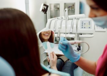 Mal di denti, quando bisogna prendere l’antibiotico?