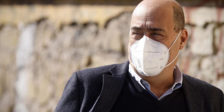 Zingaretti si dimette: “Salvini stia tranquillo, governo è solido”