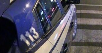 Roma, scontro tra volante della polizia e auto in fuga: tre feriti