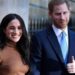 Harry e Meghan di nuovo in tour, pioggia di critiche: “Non sono più reali”