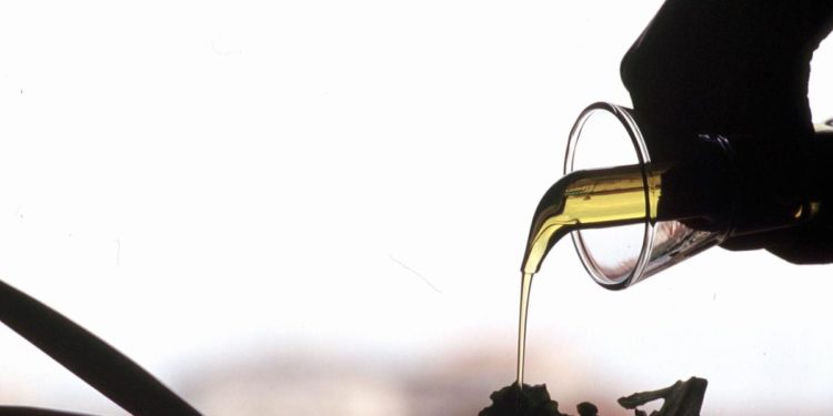 Olio di oliva extravergine in rialzo su tutti i mercati