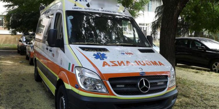 Schiacciato da trattore in azienda nel Chianti, morto 24enne