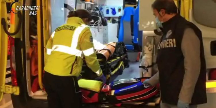 Covid, controlli Nas su ambulanze: scoperte irregolarità e personale non vaccinato