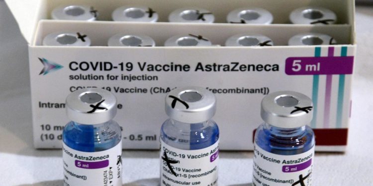 AstraZeneca, Lombardia: “Vaccino non ci serve più”